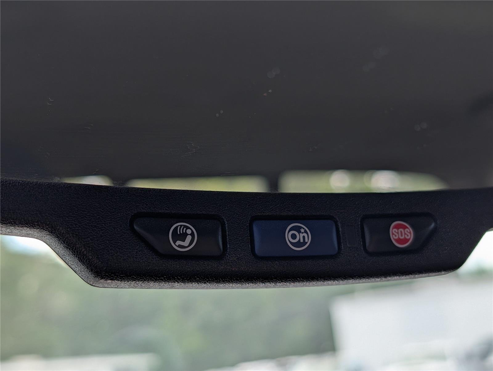 Used 2018 STERLING GRAY METALLIC Chevrolet 4WD Z71 image 30