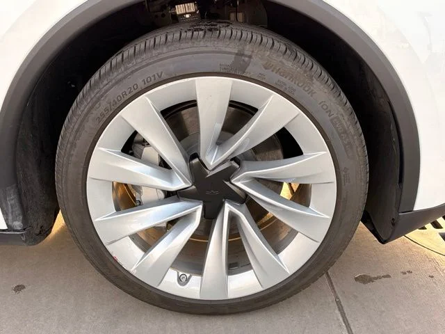 Used 2026 White Tesla Premium image 4