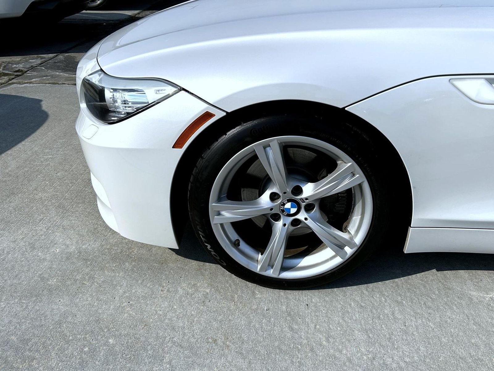 Used 2013 White BMW sDrive28i image 18