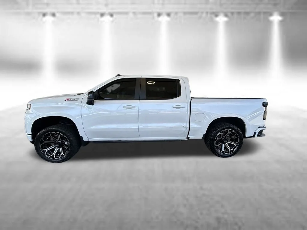 Used 2021 White Chevrolet RST image 8