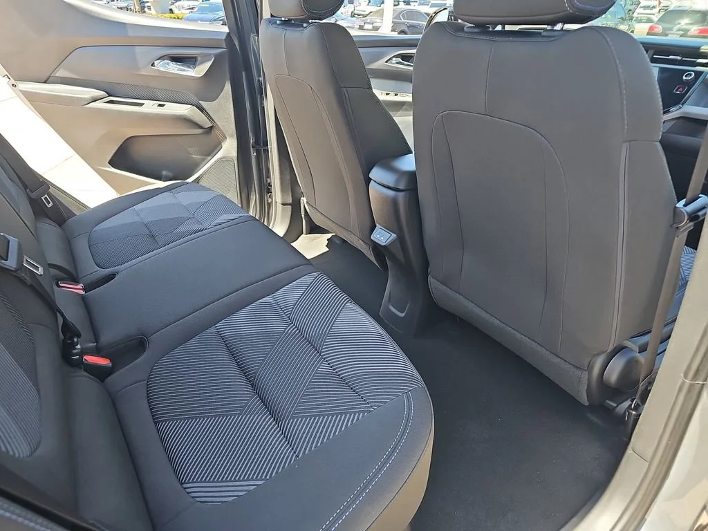 2027 Chevrolet Bolt LT - Photo 11