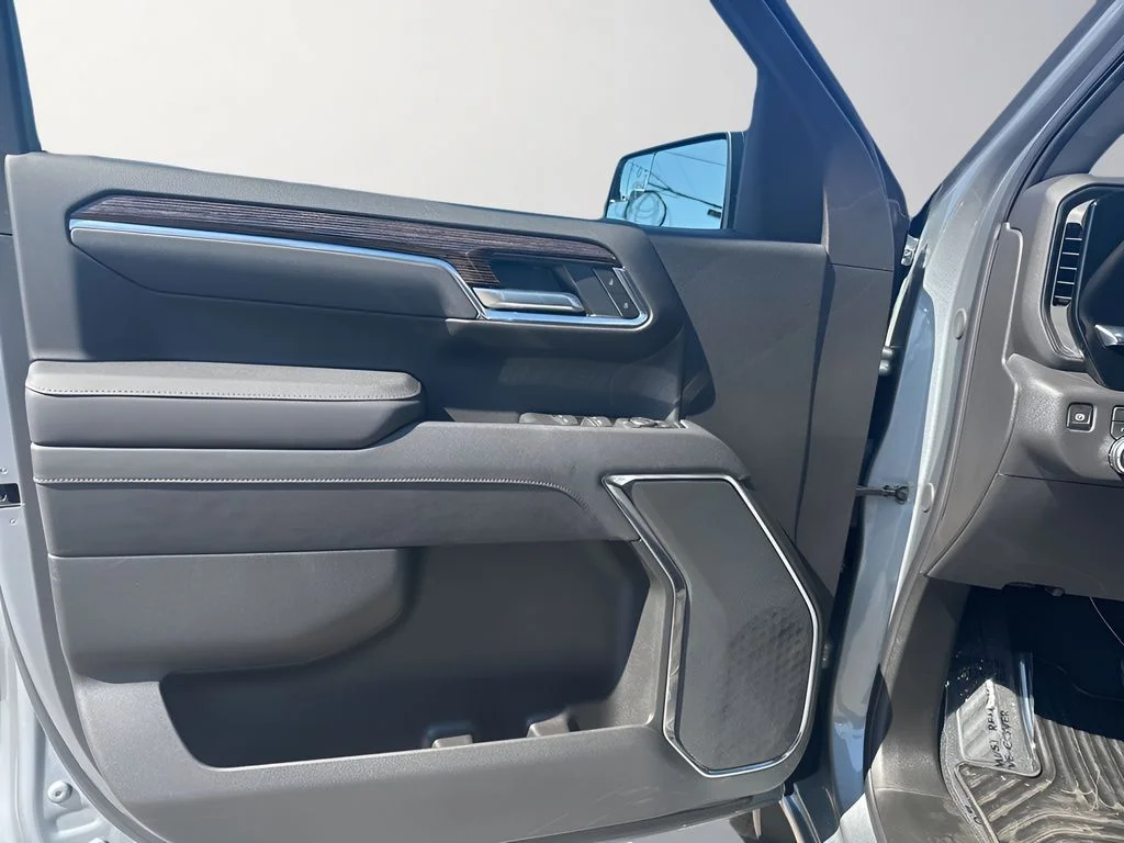 Used 2026 Silver GMC Elevation image 27