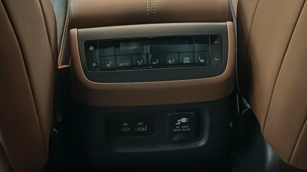 Certified Used 2022 Black Nissan Platinum image 14