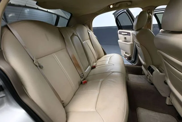 2004 Lincoln Town Car Ultimate - Photo 34