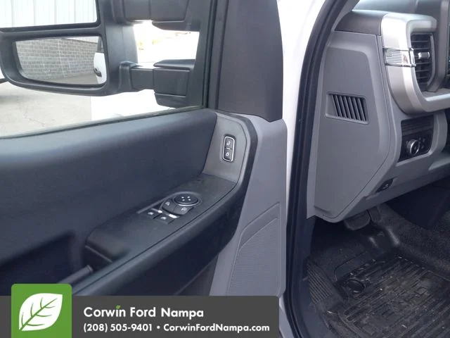 2025 Ford F-550 Super Duty Chassis Cab XL - Photo 13