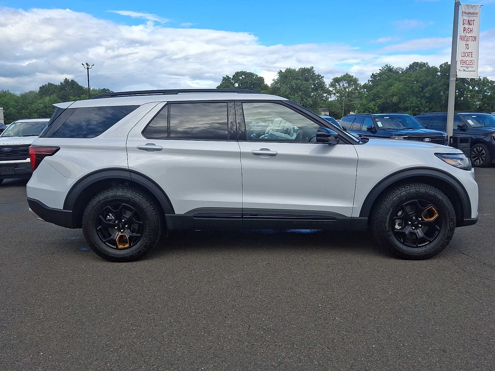 New 2026 Space White Metallic Ford Tremor® image 7