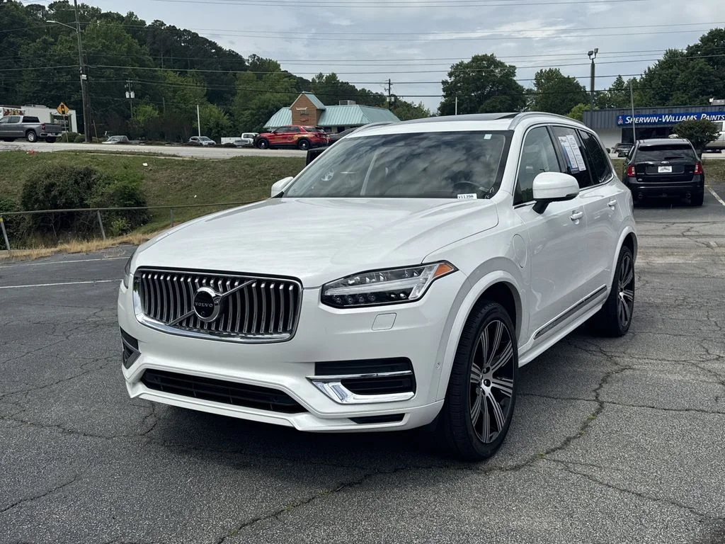 Used 2022 White Volvo T8 Inscription 7 Passenger image 3