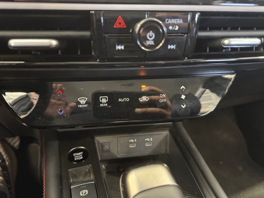Used 2025 Gray Nissan SR image 29