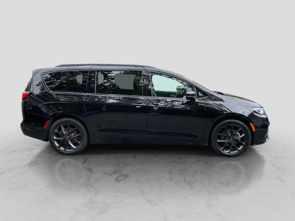 Used 2025 Black Chrysler Limited image 10
