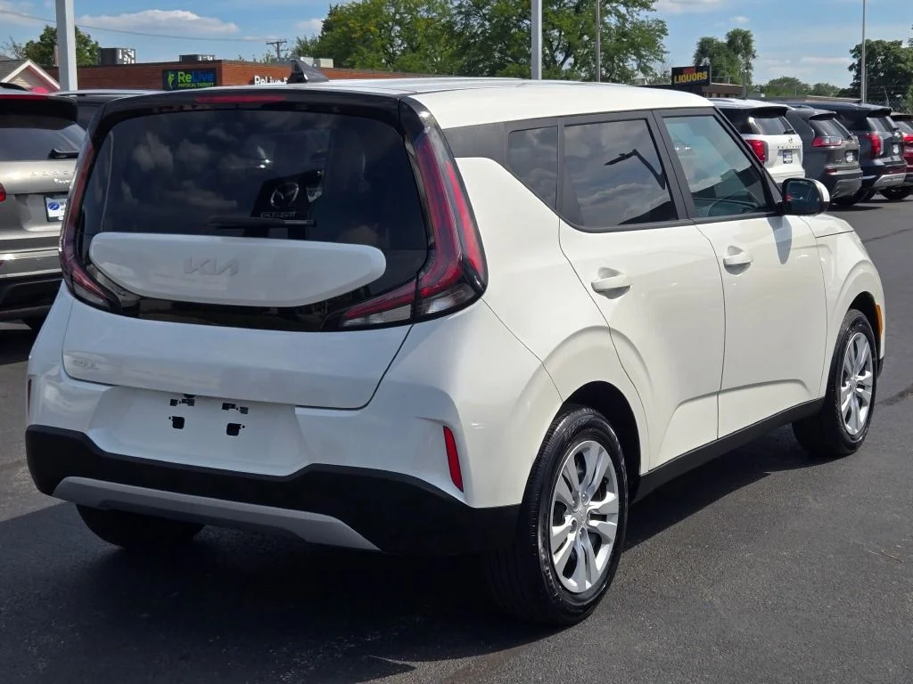 Used 2025 White Kia LX image 10