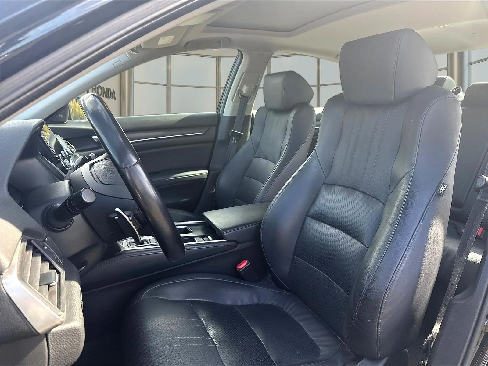 Used 2018 Crystal Black Pearl Honda EX-L 2.0T image 24