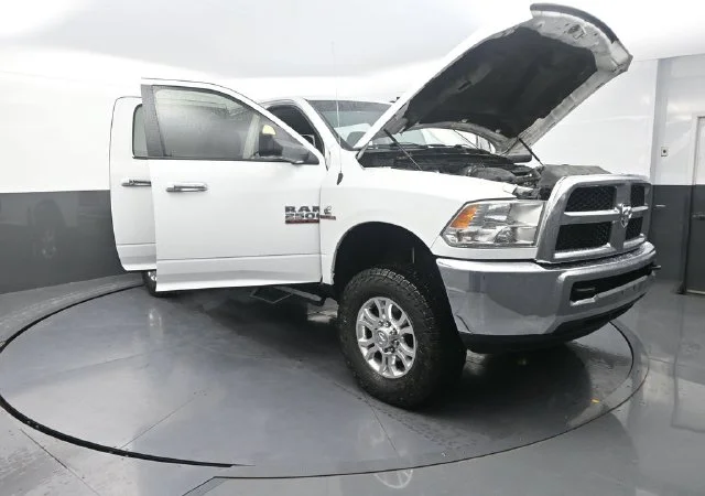 Used 2016 White Ram SLT image 39