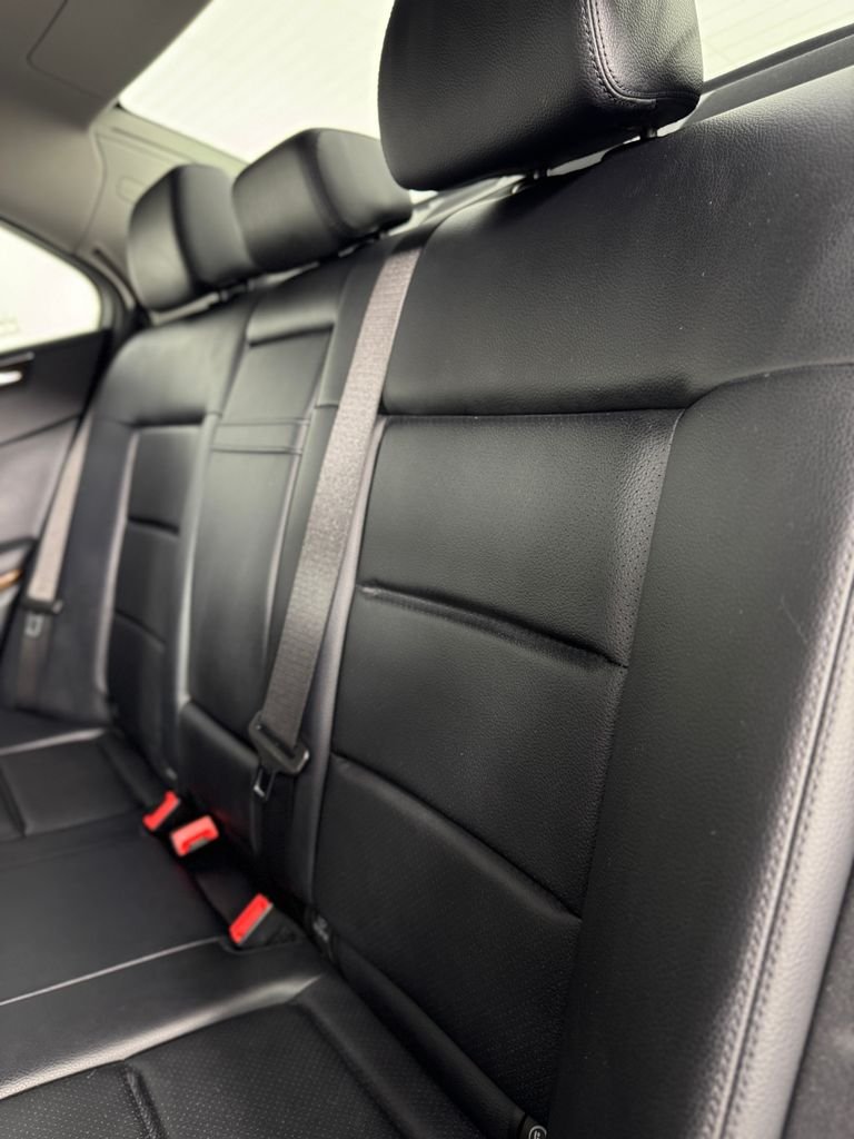 Used 2010 Iridium Silver Metallic Mercedes-Benz E 350 image 28