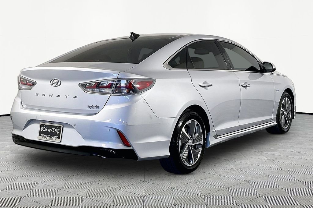 Used 2019 Silver Hyundai Limited image 6