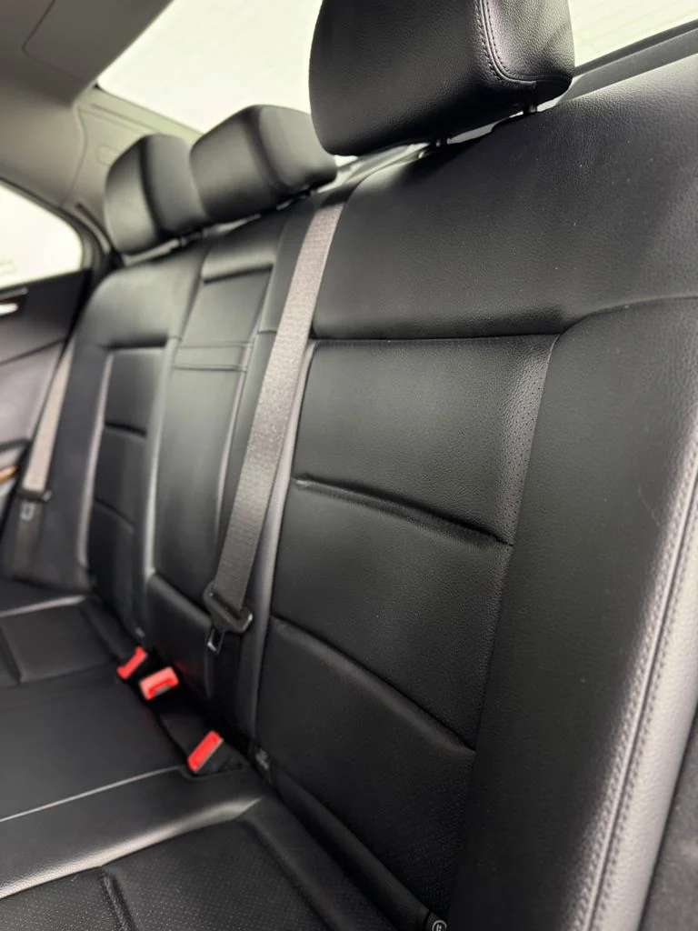 Used 2010 Iridium Silver Metallic Mercedes-Benz E 350 image 28