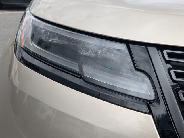 New 2026 Batumi Gold Land Rover Dynamic SE image 9