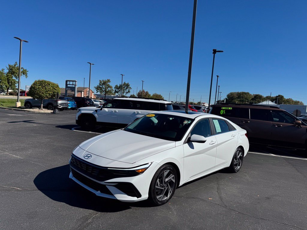 Certified Used 2024 White Hyundai SEL image 3
