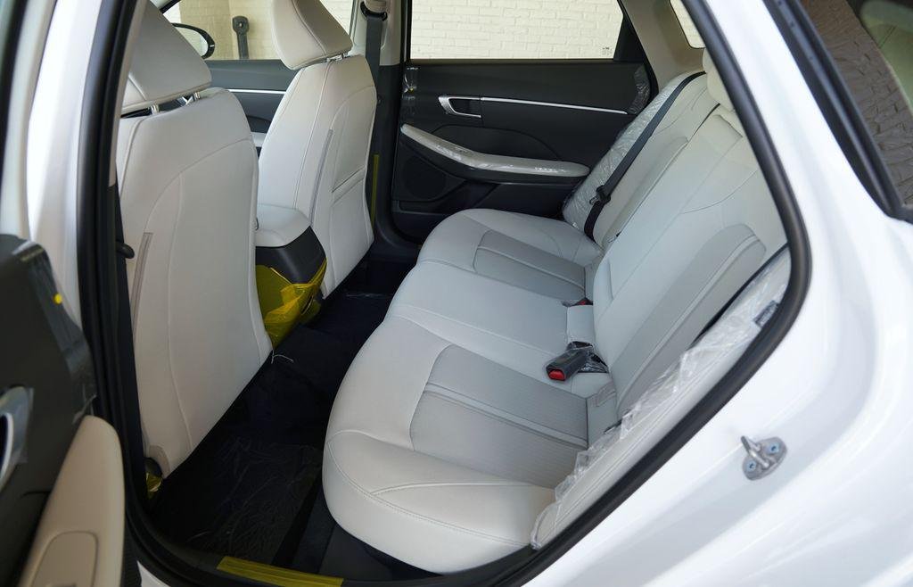 New 2026 Serenity White Hyundai SEL Sport image 21