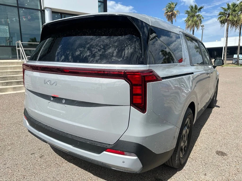 New 2027 White Kia LXS image 5