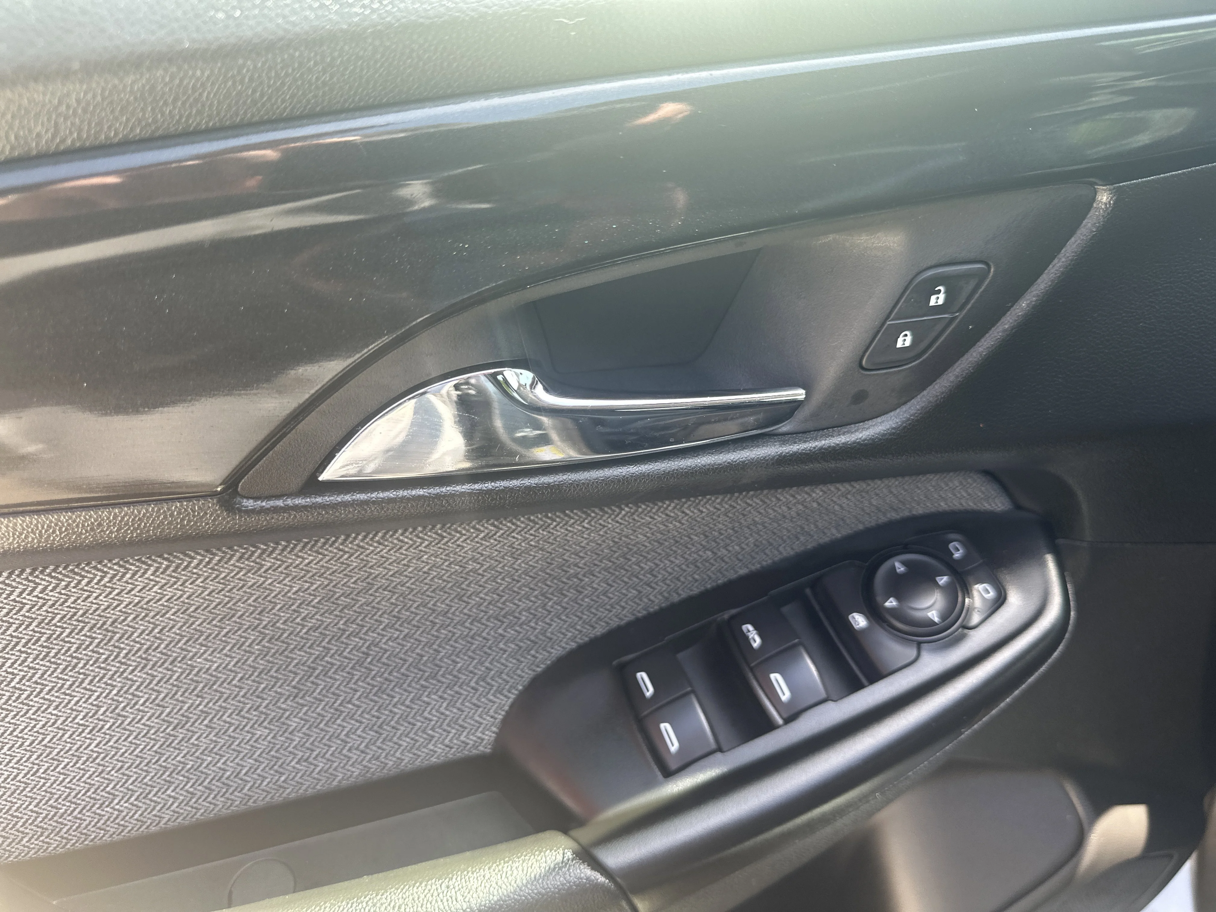 Used 2025 Sterling Gray Metallic Chevrolet LT image 9