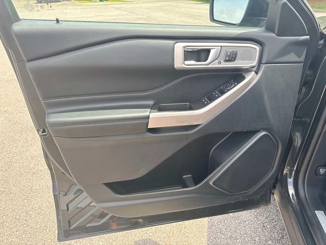 Used 2023 Green Ford Limited image 28