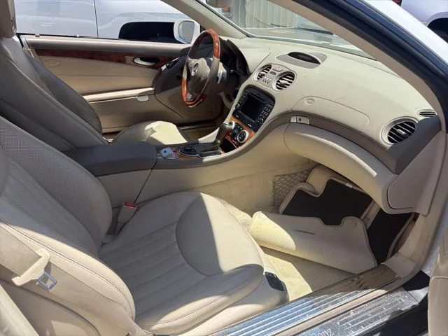 Used 2009  Mercedes-Benz SL 550 image 10