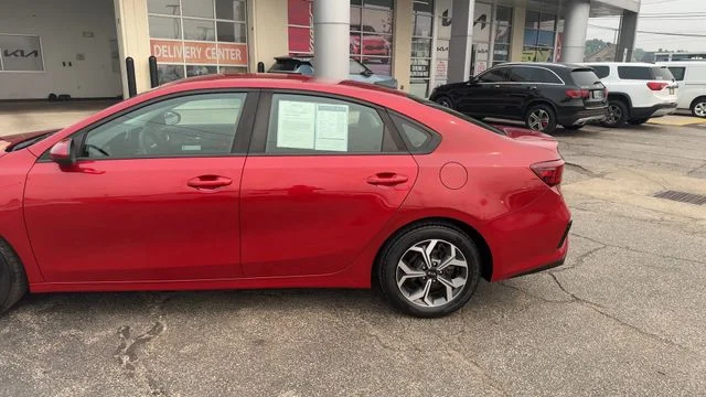 Used 2019 Red Kia LXS image 6