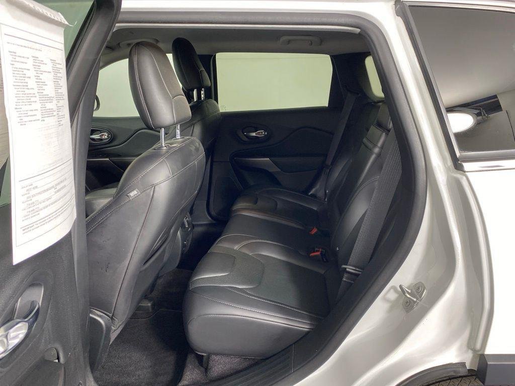 Used 2019 Bright White Clearcoat Jeep Limited image 10