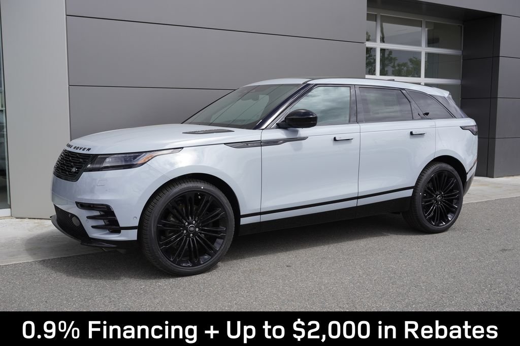 New 2026 Arroios Grey Land Rover Dynamic SE image 3