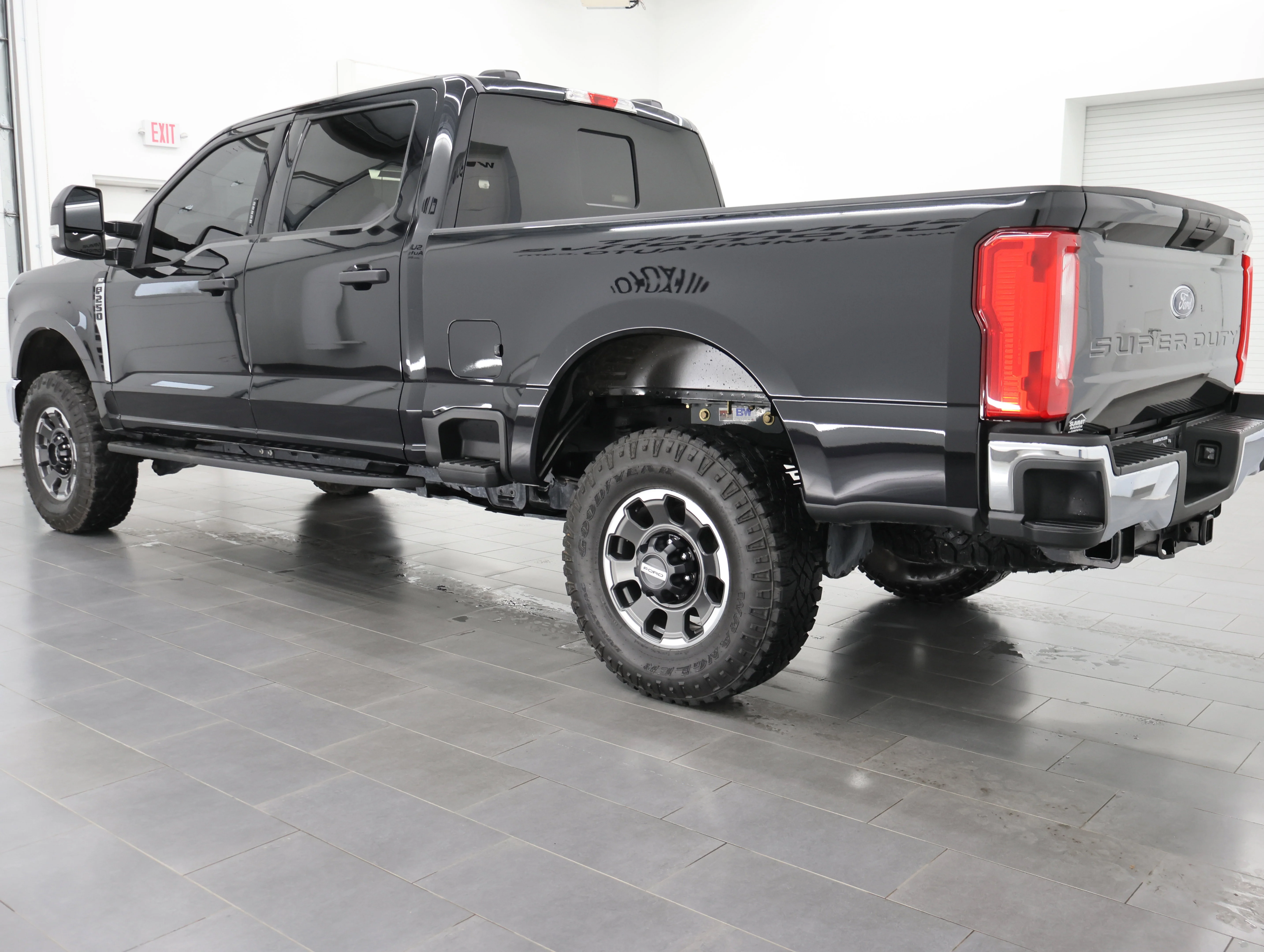 Used 2024 Agate Black Metallic Ford XLT image 6