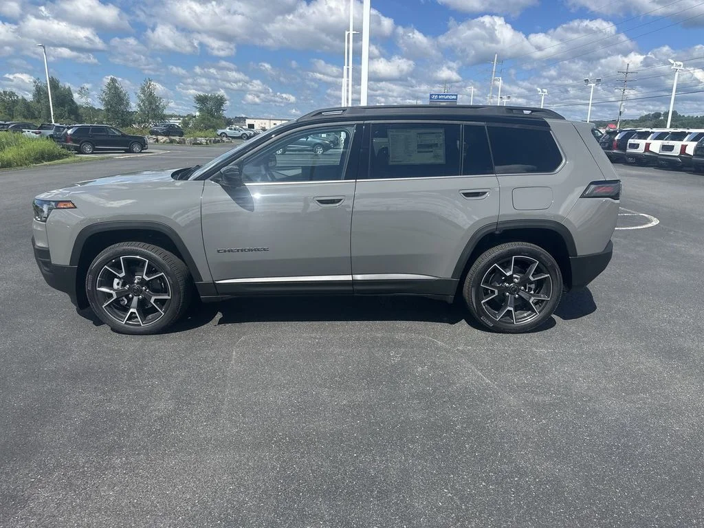 New 2026 Sting-Gray Clear-Coat Exterior Paint Jeep Overland image 5