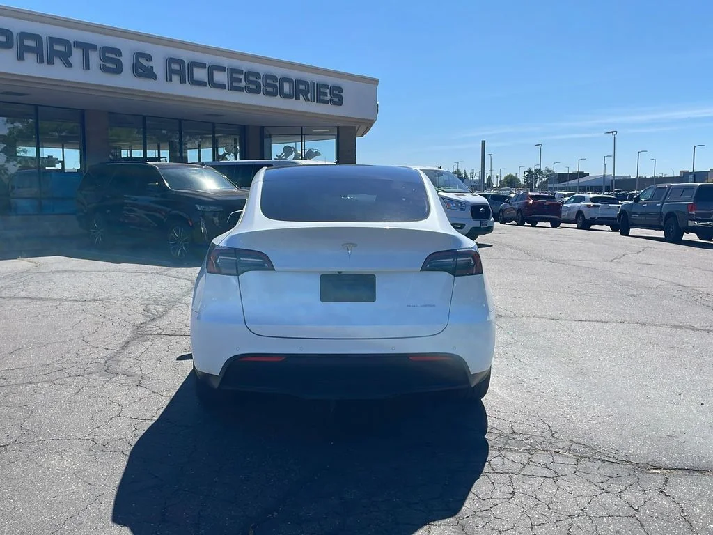 2022 Tesla Model Y Long Range - Photo 6