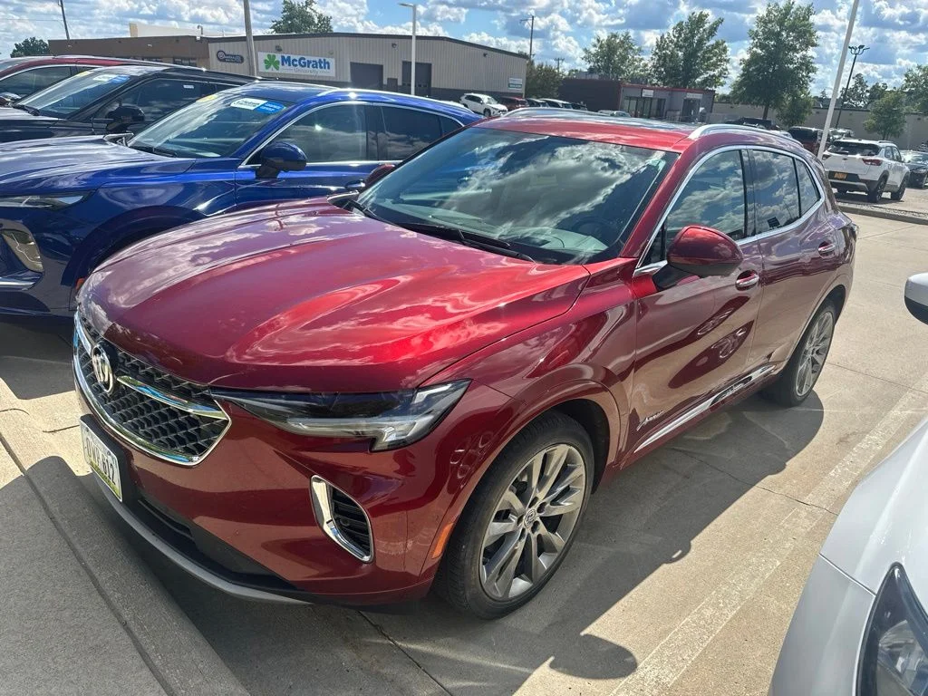 Used 2022 Red Buick Avenir image 7