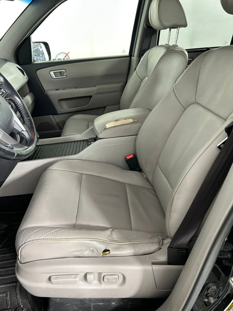 Used 2013 Black Honda Touring image 11
