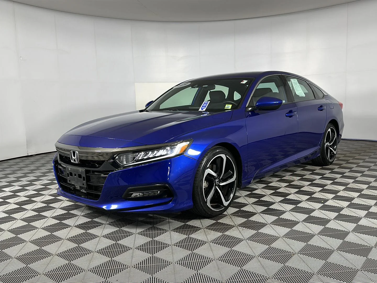 Used 2019 Still Night Pearl Honda Sport image 6