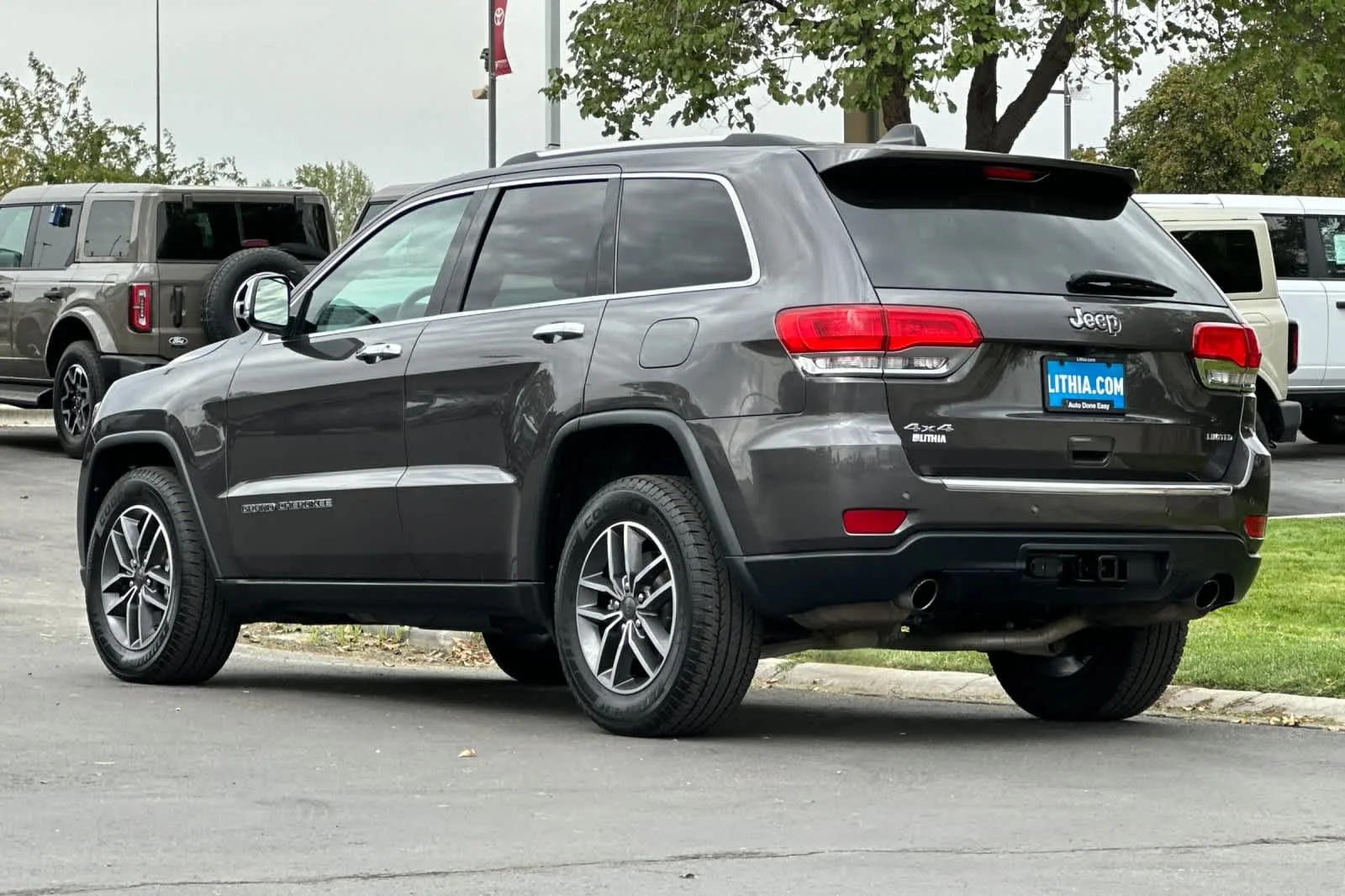 Certified Used 2019 Granite Crystal Clearcoat Metallic Jeep Limited image 6