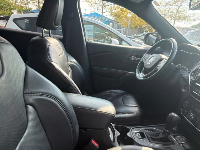 Used 2019 Diamond Black Jeep Limited image 11