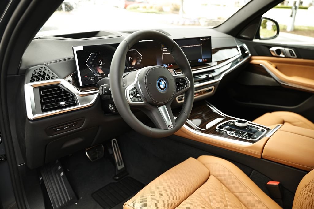 New 2026 Dravit Grey Metallic BMW xDrive50e image 20