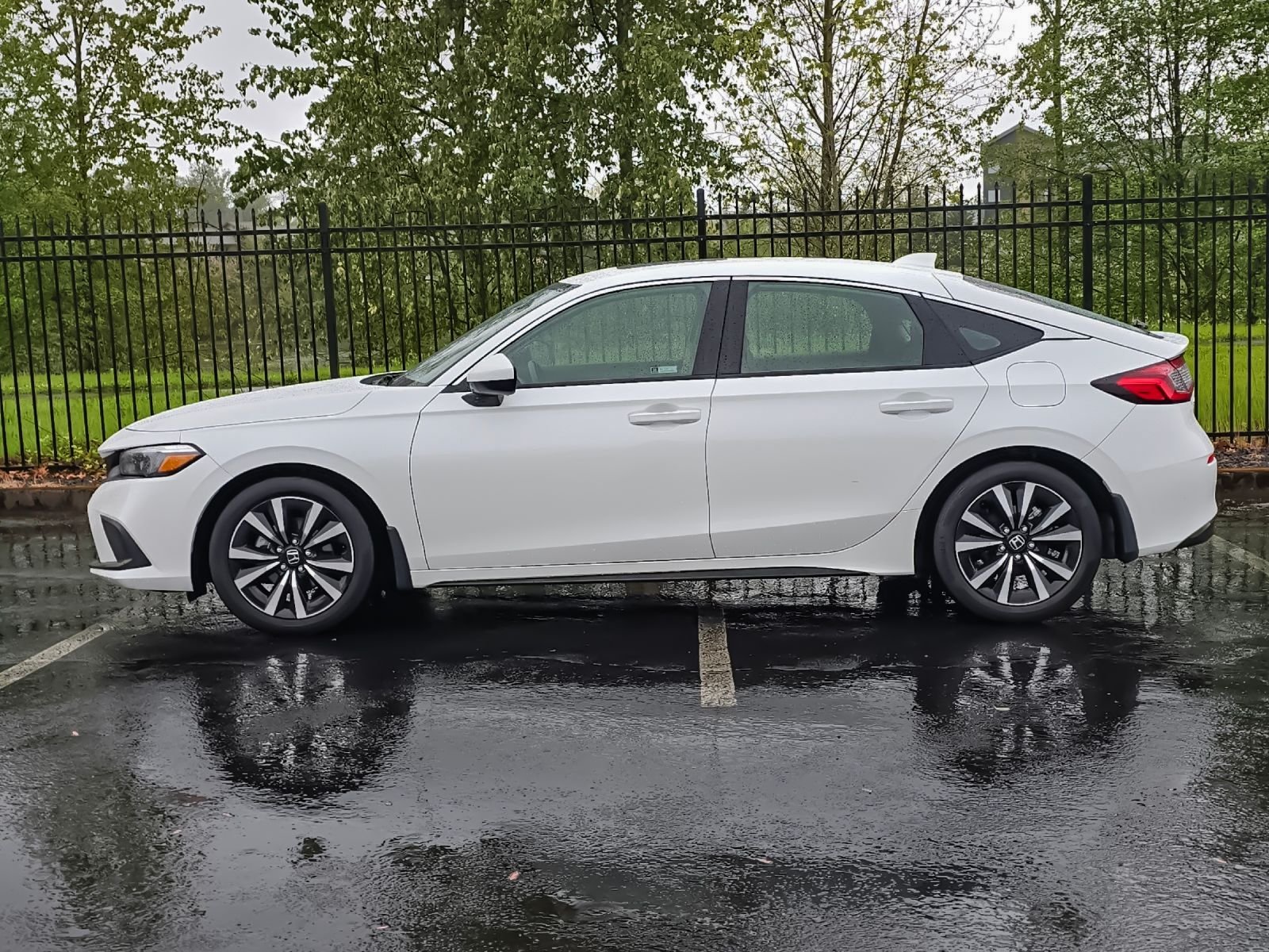 Used 2024 White Honda EX-L image 7