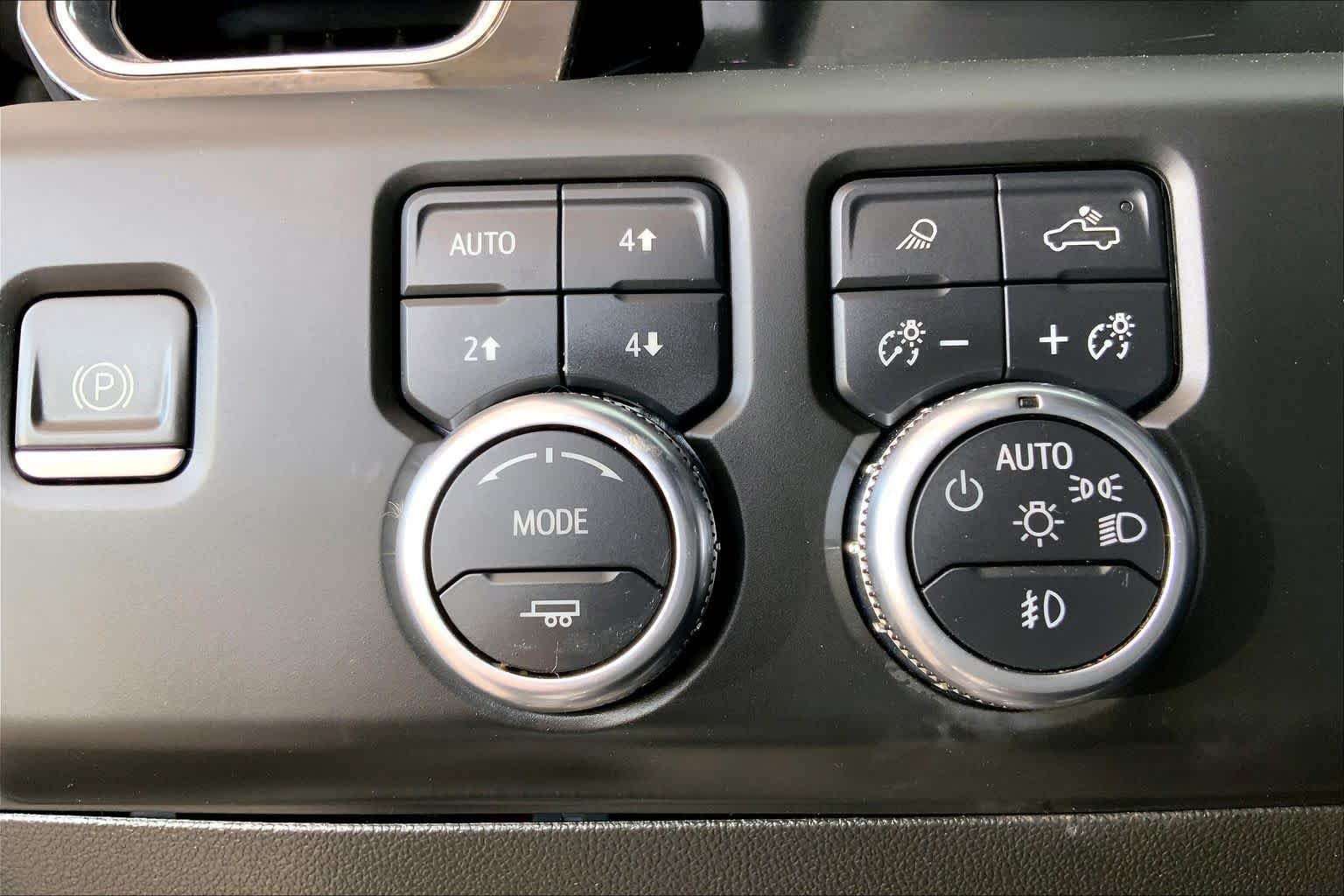 Used 2022 Onyx Black GMC Denali Ultimate image 33