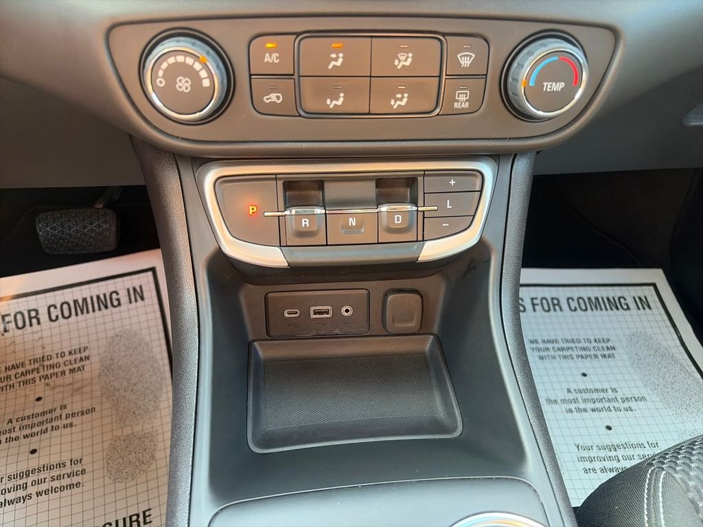 Used 2024 Silver GMC SLE image 18