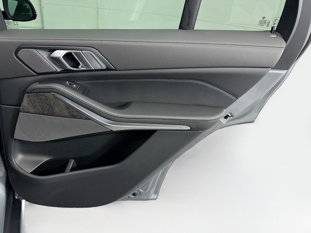 Used 2026 Gray Metallic BMW sDrive40i image 27