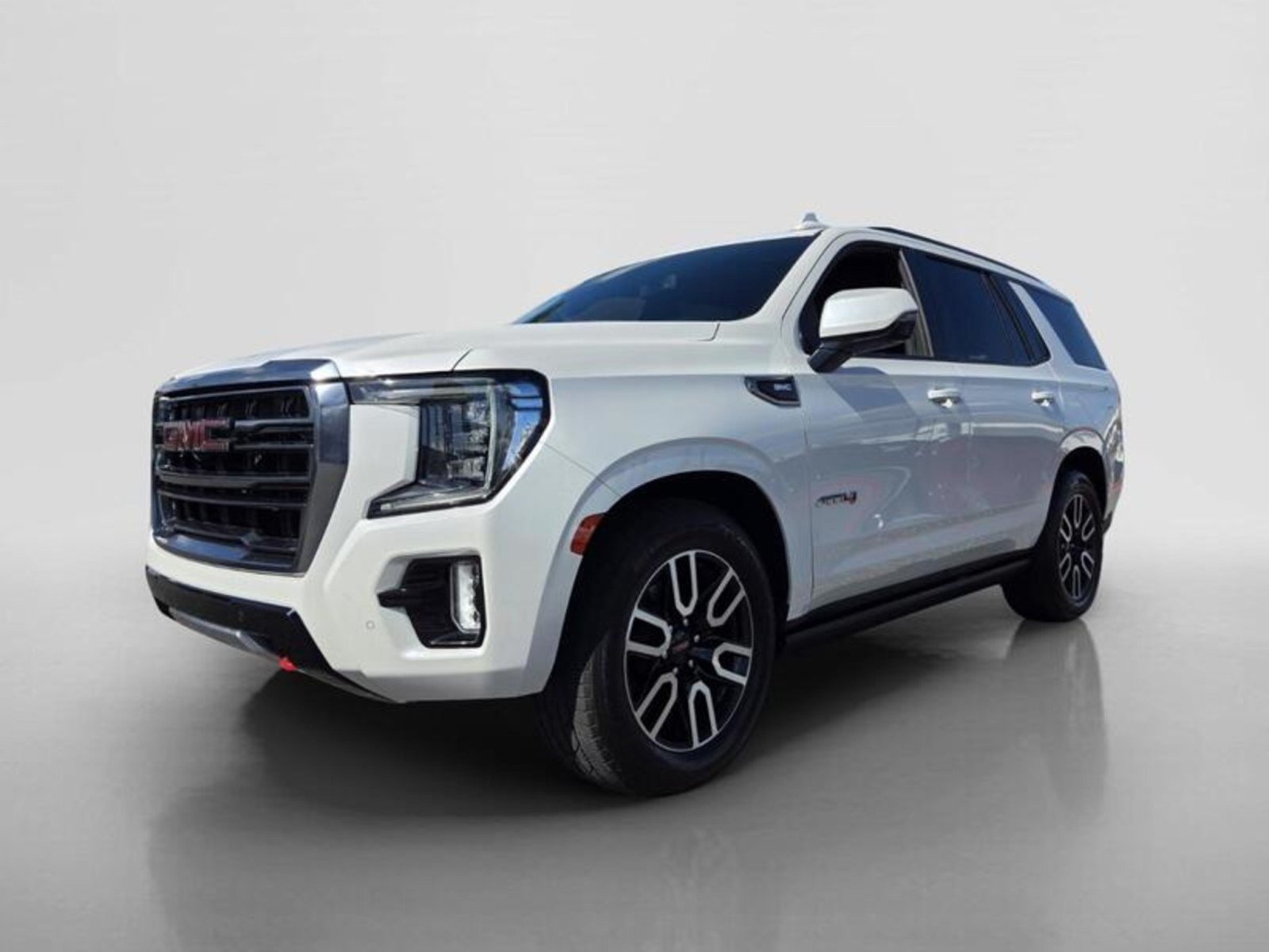 Used 2021 White Frost Tricoat GMC AT4 image 8