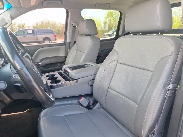 Used 2017 Silver GMC SLT image 9
