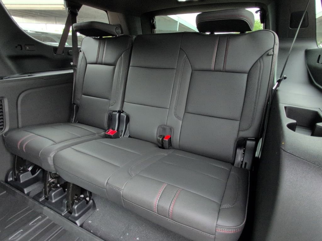 2026 Chevrolet Suburban RST - Photo 9