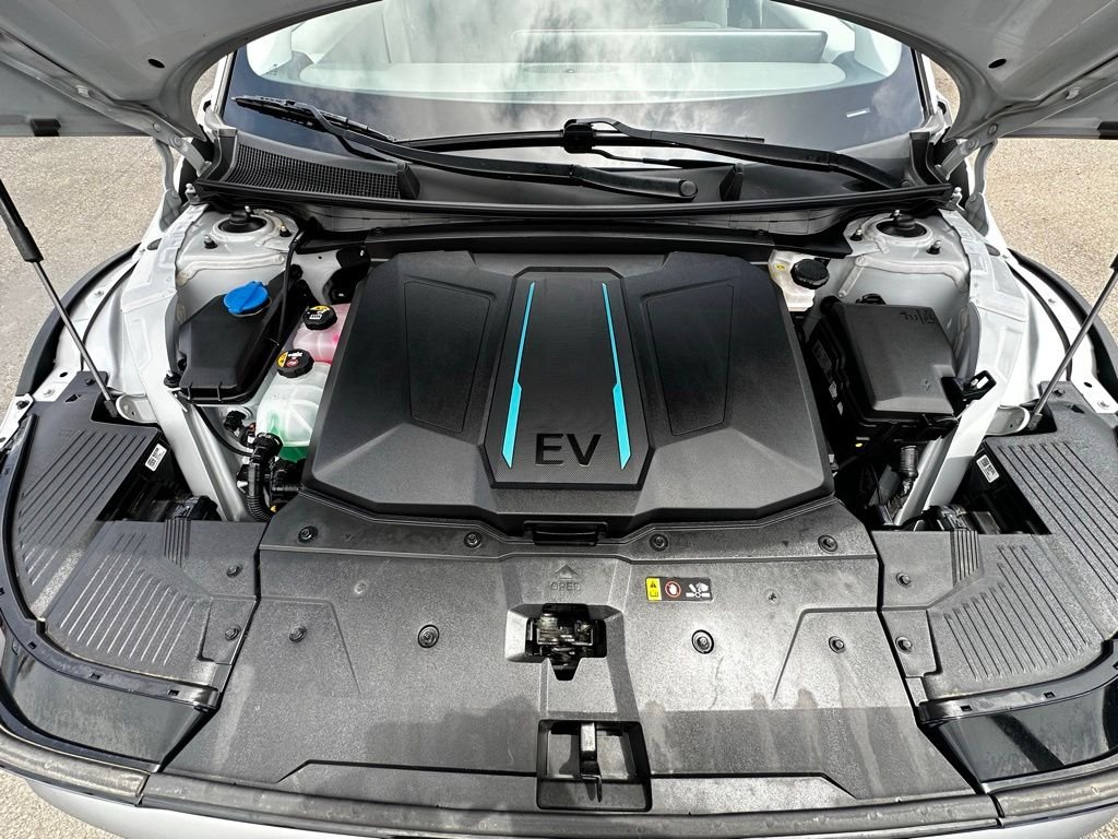 Used 2024 Cyber Gray Hyundai SEL image 18