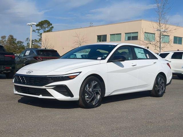 New 2025 White Hyundai SEL Sport image 2