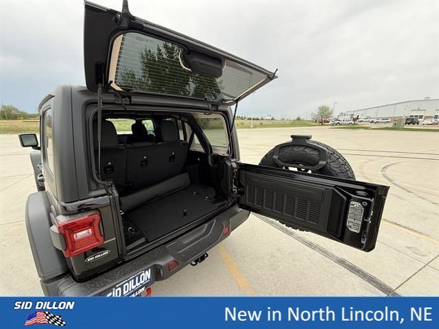 New 2026 Black Clearcoat Jeep Rubicon image 7