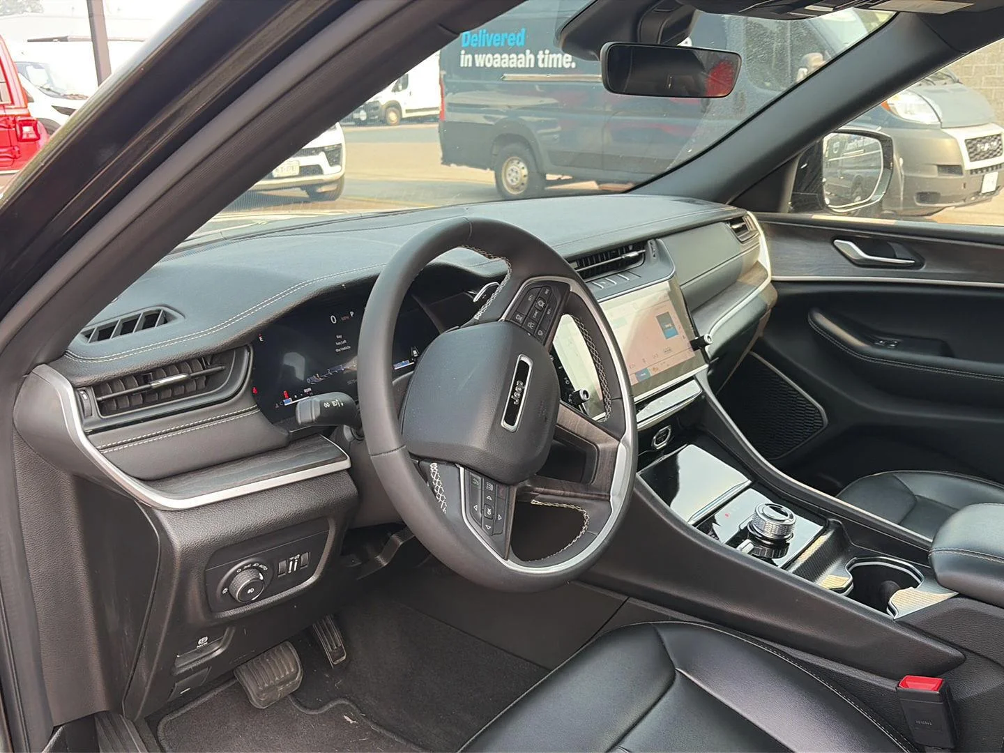 Used 2026 Diamond Black Crystal Pearlcoat Jeep Limited image 5