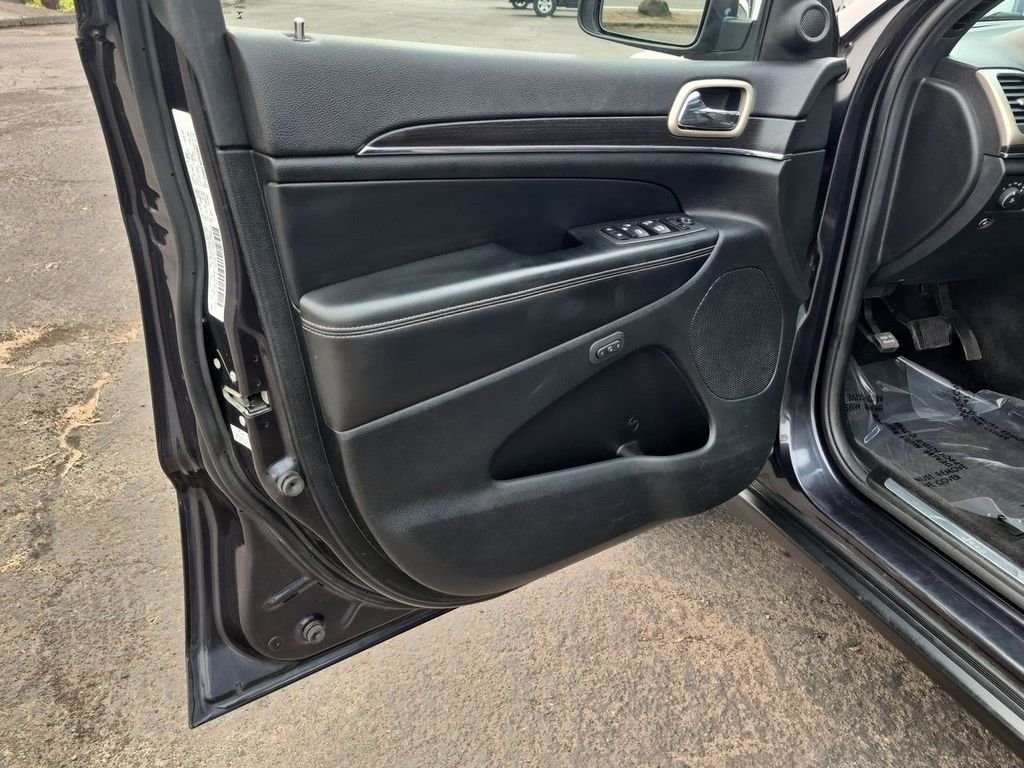 Used 2014 Maximum Steel Metallic Jeep Limited image 9